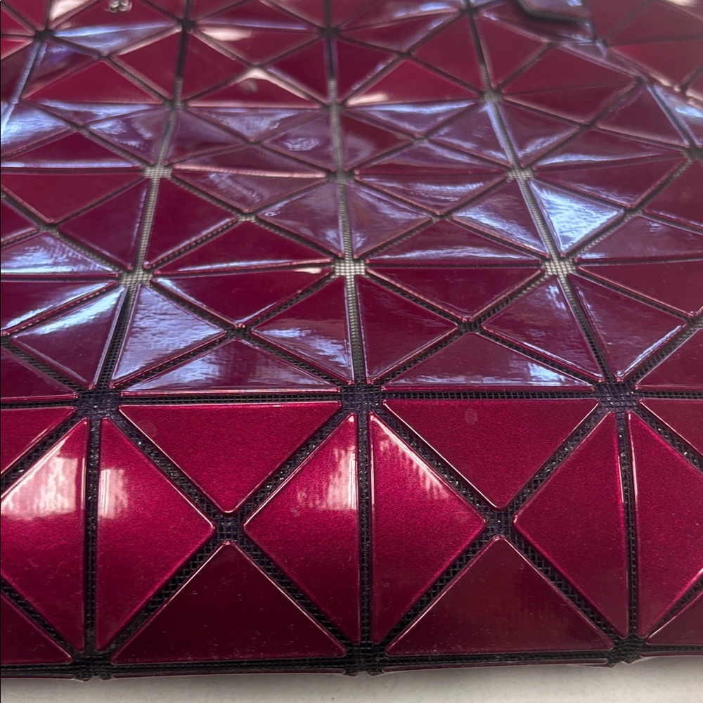 ISSEY MIYAKI BAO BAO "PRISM" AMETHYST PATENT TRIANGLES TOTE BAG - Picture 5 of 10